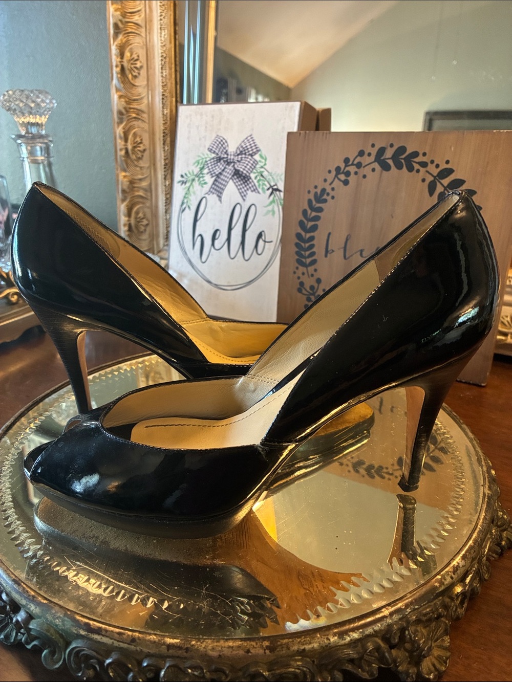 Genuine Ann Taylor Classic Black Patent Women's Pumps - Elegant Heels